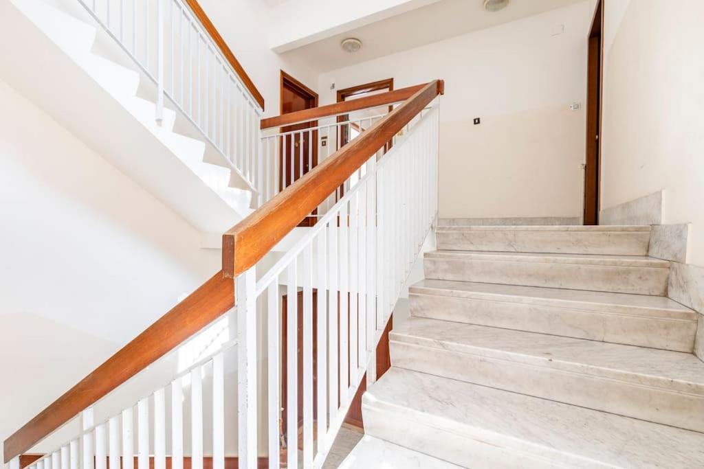 Casa Etruschi - Appartamento Con Posto Auto Ливорно Экстерьер фото